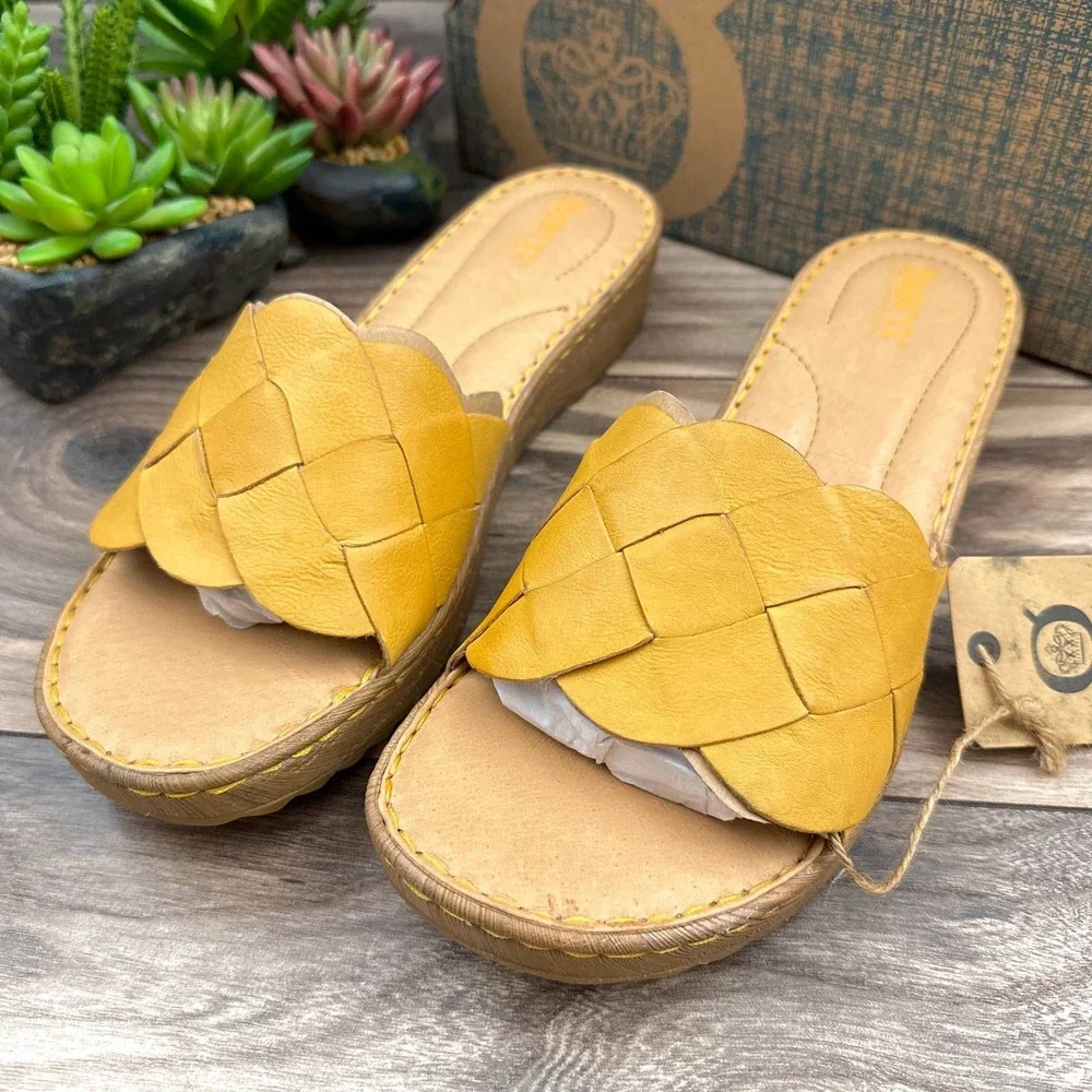 NIB Born Aleah 9M 40.5 Yellow Leather Slide Sandals - Picture 2 of 10